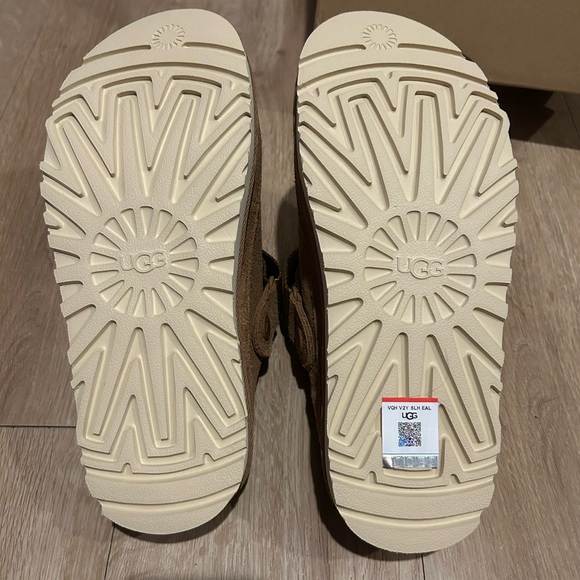 UGG Chestnut Suede Clogs - Picture 4 of 7